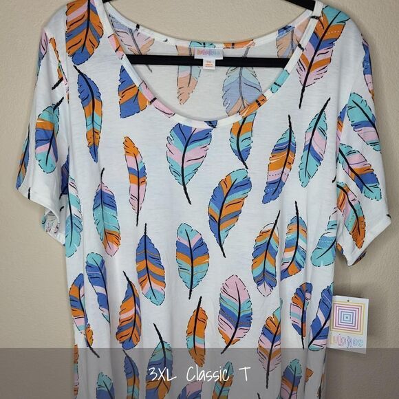 LuLaRoe Classic Tee 3XL Feathers NEW - Picture 1 of 1